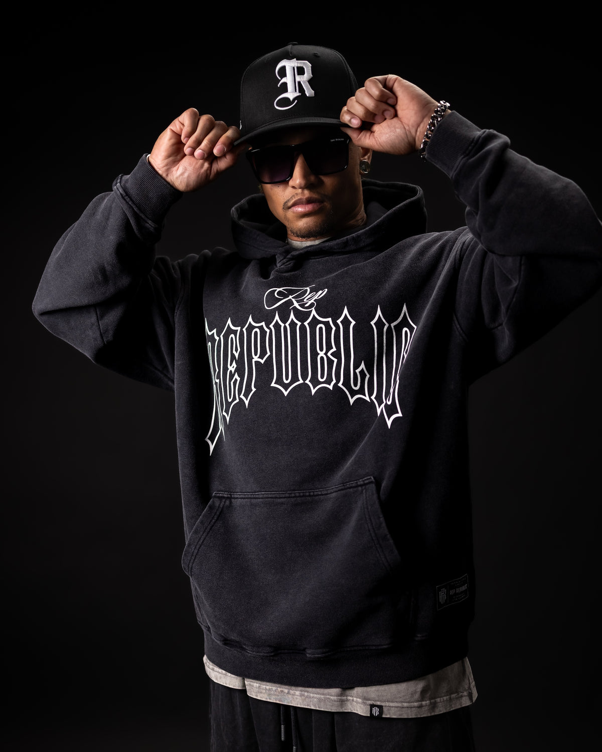 ’Rep Standard’ Snapback Hat - Black